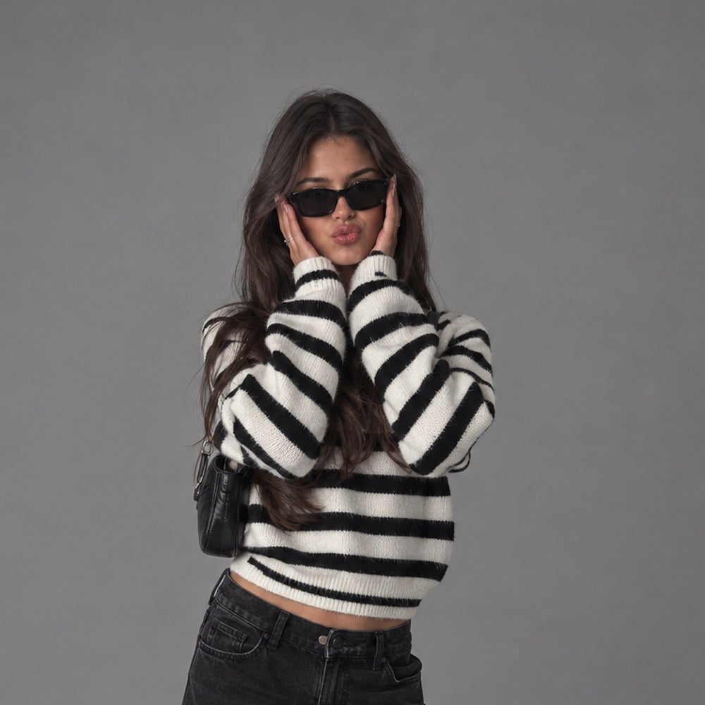 Le pull rayé porté, deuxième pose